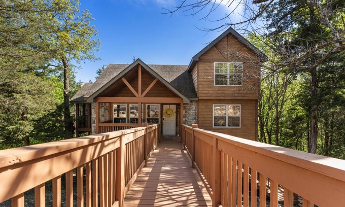 Branson West Cabin | Whispering Woods Lodge-Sleeps 10 Home