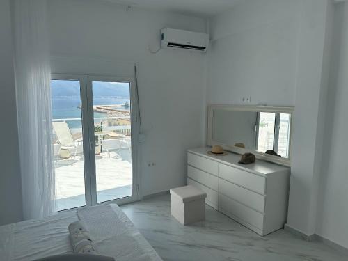 Korithion Apartment | White Angels