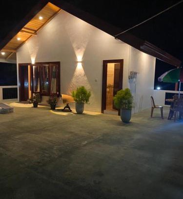 Doluwa House | White Eco Villa