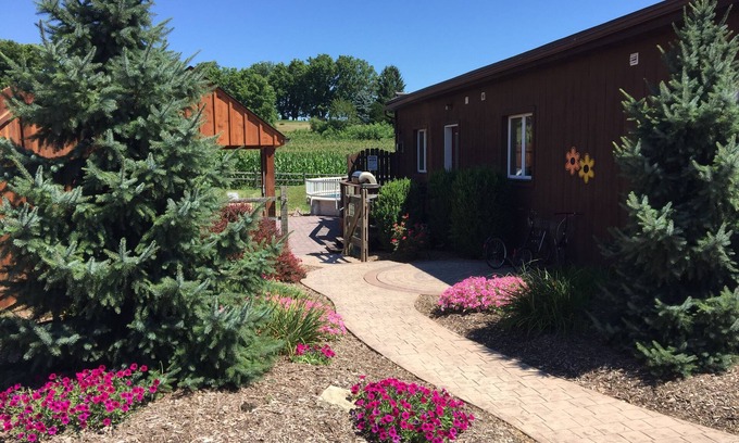 Gap House | White Horse Guest Home w/Pool/hot tub