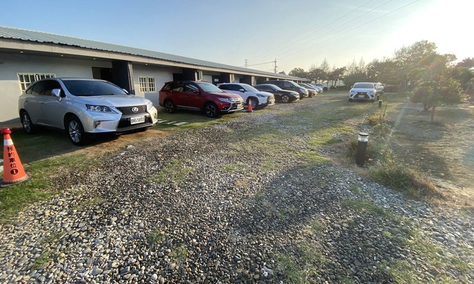 Dongshi Bed & Breakfast | White Horse & Star Garden Inn