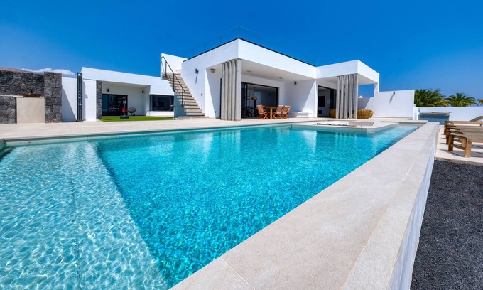 Puerto Calero Villa | White House- Luxury Villa and Apartment by Lanzarote Vacation Homes