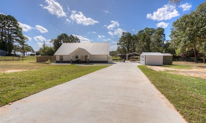 Trinity House | White House Retreat on White Rock Creek home on large acreage on the water