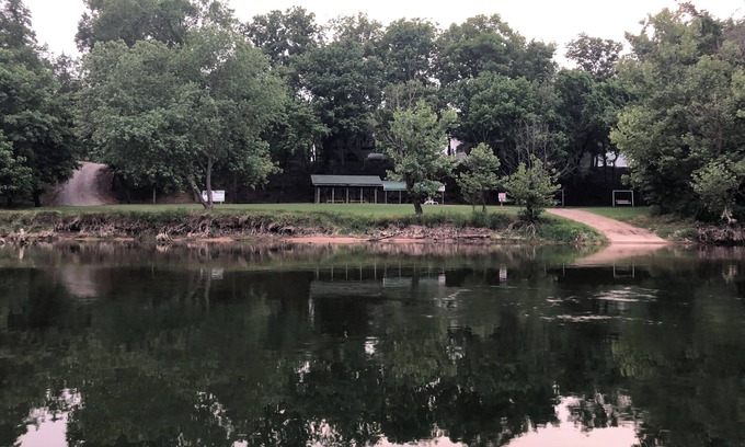 Flippin House | White River trout fishing/reunion getaway in Flippin AR w/boat ramp & game room