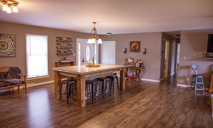 Rhineland House | White Wolf Inn - House