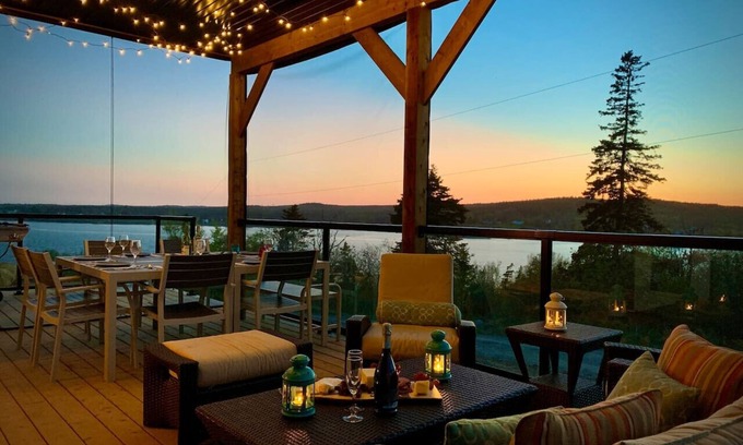 Lower LaHave House | Whitecaps Summit Beach House