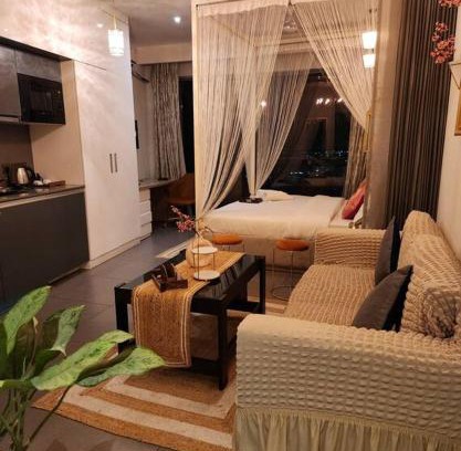 Noida Apartment | Whiteluxe - 42nd floor river front apartment