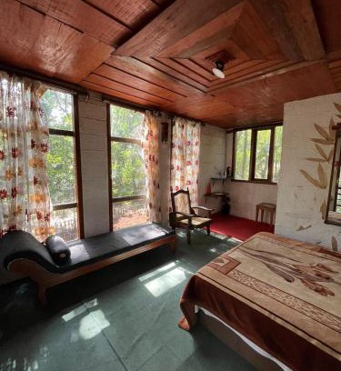 Kunchithanny House | Whitetea Estatehouse