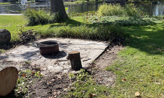 Syracuse House | Who can resist this view of Lake Wawasee from Sycamore Cottage