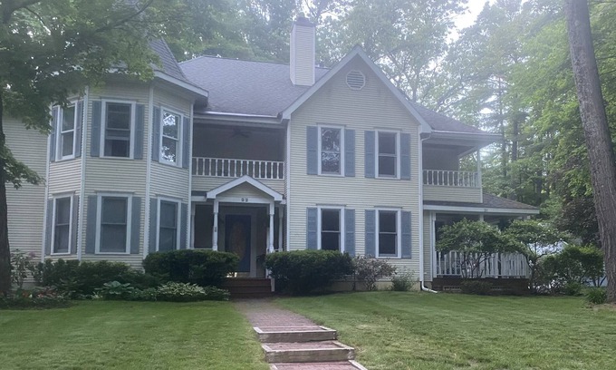 Saratoga Springs House | Whole meet discount ! Spacious townhouse in lake community. Near Track, SPAC !