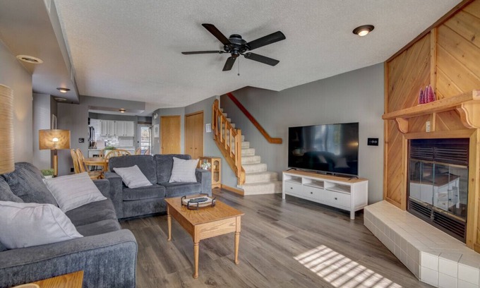 Lake Delton Condo | WI Dells Hideaway Condo on Lake Delton - Lake access with boat slip (upon request)