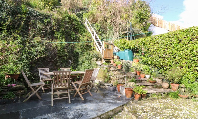 Flushing Cottage | Widgeons Keel