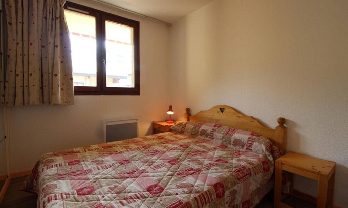 Val Cenis Apartment | Wifi, 300m from ski slopes, 3rd floor, view street, balcony, parking, tv, ski locker, 33m²