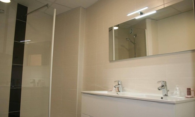 Pralognan-la-Vanoise Hotel | Wifi, ski-in/ski-out & foot of the slopes, tv, 45m², Pralognan-la-Vanoise