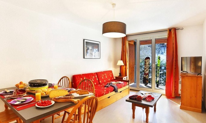 Ax-les-Thermes Apartment | Wifi, ski lifts base, fitness, swimming pool, sauna, parking, ski locker, 28m², Ax-Les-Thermes