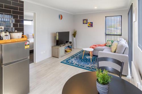 Halswell Apartment | Wigram Escape Minutes to Ngā Puna Wai Sports Hub