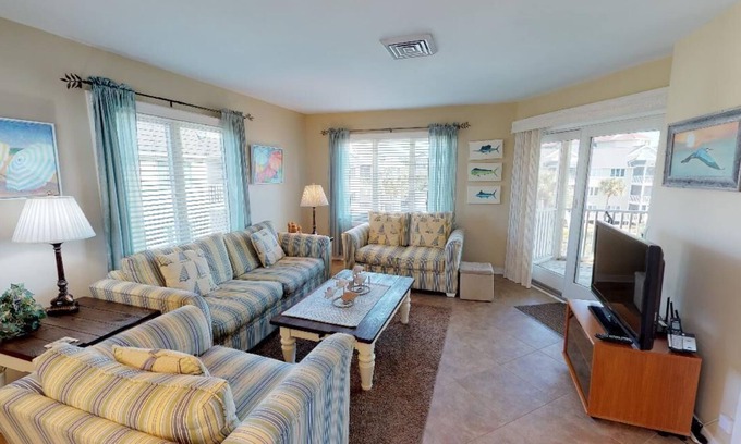 Isle of Palms Condo | Wild Dunes condo with ocean views and sundeck