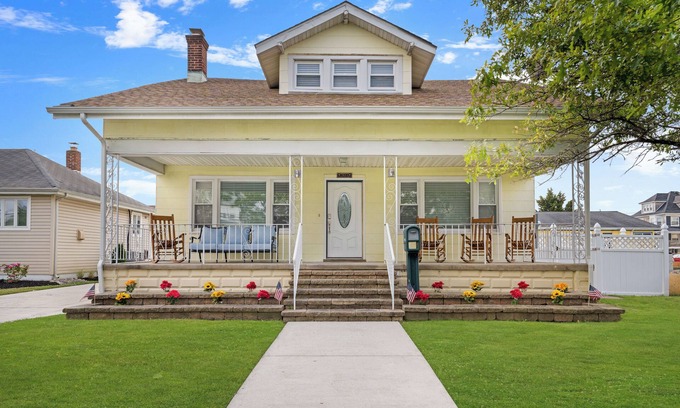 Cape May - Wildwood House | Wild Fudgie Wudgie - 5 Bedroom - Sleeps 14 - 1905 Central Ave - NWW