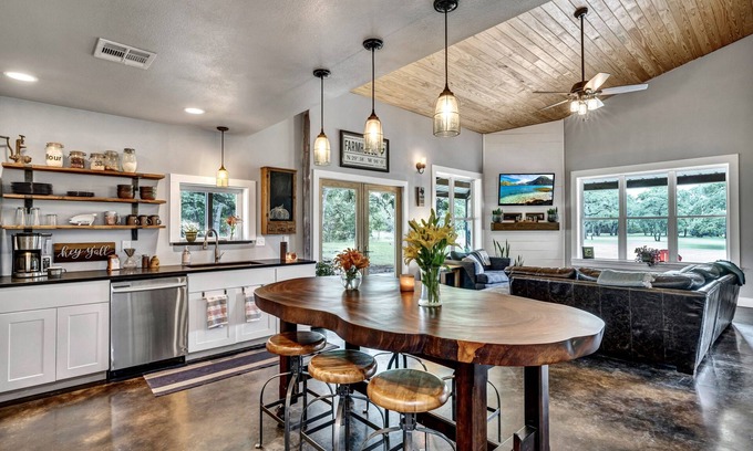 San Marcos Other | Wild Oak Grove Farm