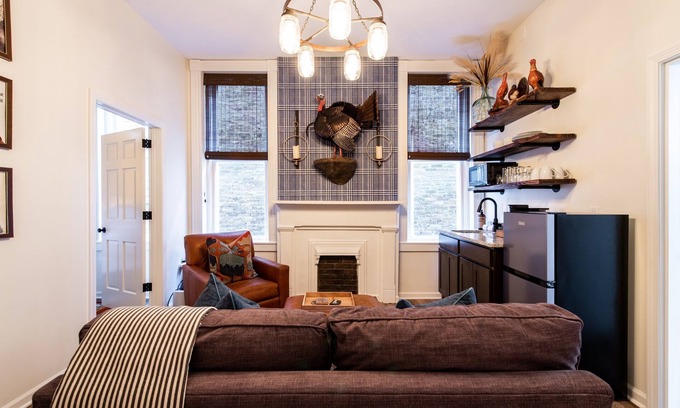 Versailles Hotel | Wild Turkey Suite, The Woodford Hotel
