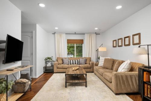 Dundee House | Willamette Vintage