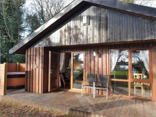 York House | Willow Lodge 13 Hot Tub