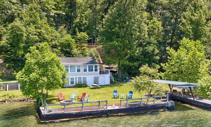 Hammondsport Cottage | Willow Point: Location,Location,Location!