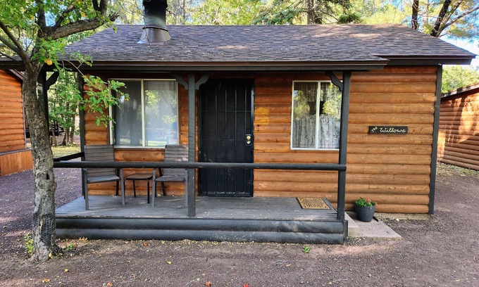Pinetop-Lakeside Cabin | Willows Cabin at Lazy Oaks Resort