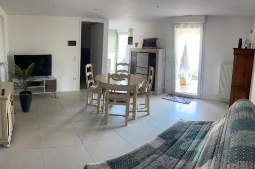 Les Chatelliers-Chateaumur Apartment | Willy et Flo