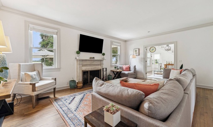 Savannah House | Wilmington Island 2BR River Home - Sunset Views!