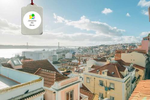 Misericordia Apartment | Windows of Bica-great view over river