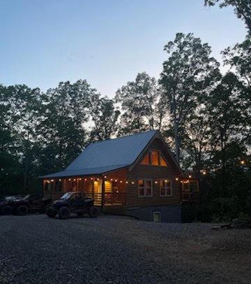 Ashley Oaks House | windrock ridge - Ethan