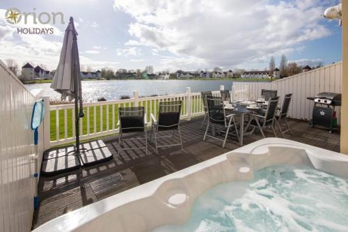 South Cerney House | Windrush Lake 82, Puffin Lodge - P