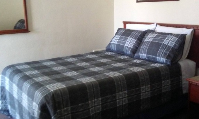 Windsor Hotel | Windsor Crossroads Motel