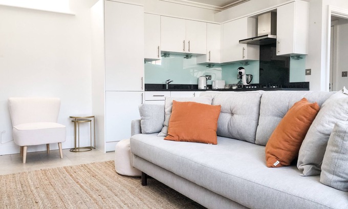 Windsor House | Windsor Mews, including parking central Windsor.