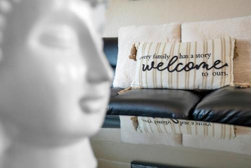 Regal Palms House | Windsor Palms I Stylish Villa with Themed Rooms