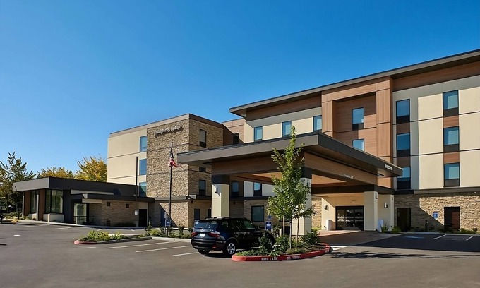 Sherwood - Tualatin North Hotel | Wine & Unwind | 4 Units w/Pool, Hot Breakfast & Hiking All Just Minutes Away