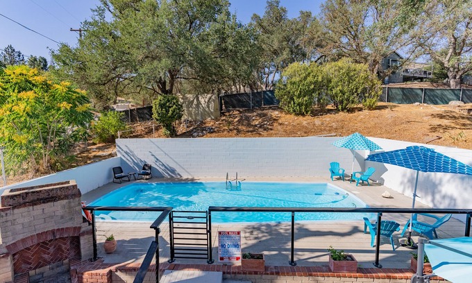 Paso Robles House | Winemakers Home🍷 Mid-Century Modern😎Pool⛱Walk to Downtown Paso!