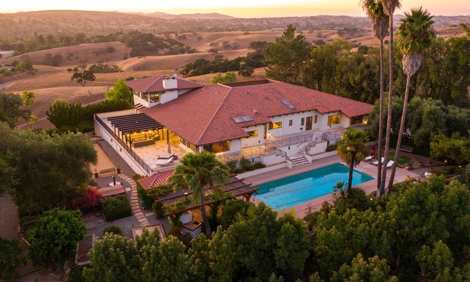 Santa Ynez House | Wineries with views in Santa Ynez