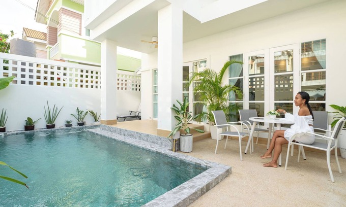 Nanai Road Villa | Wink villa 154 Patong Phuket close to the beach sleep 10