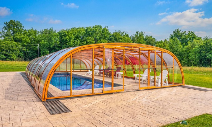 Cosby Cottage | Winter and Christmas saving up to 50% off. 50 person or less weddings welcome