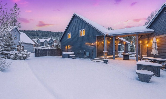 Ronald House | Winter at Its Finest | Private Spa/GameRm/PetOK+Snow Views+Free Night Upgrade