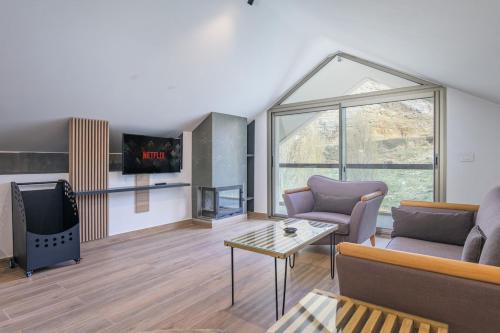 Kfardebian Apartment | Winter Light Kfardebian