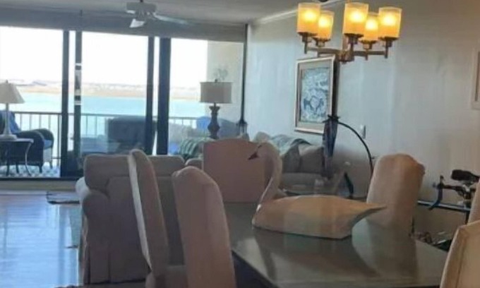 North End Condo | Winter rental, 2 to 5 months,beutiful 7th floor condo unit in premier location