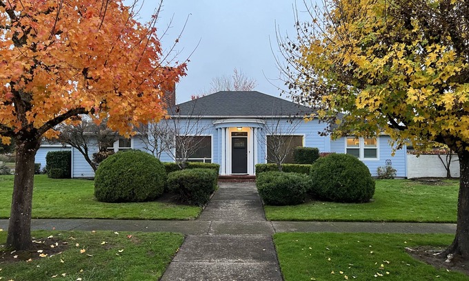 McMinnville House | Winter Special! 1330 NE Ford Street