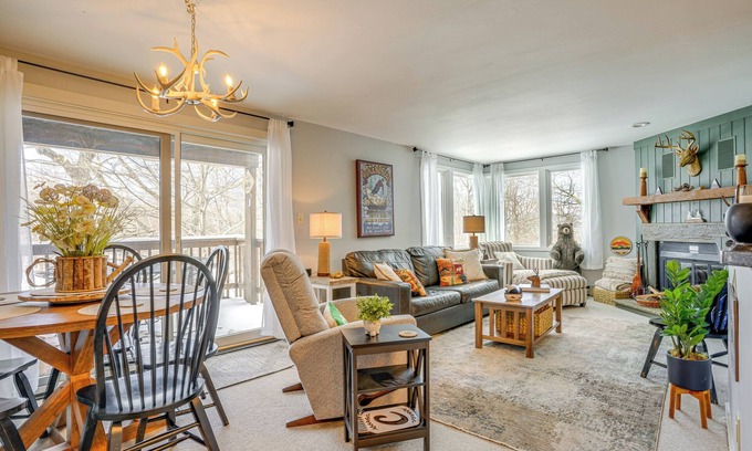 Nellysford Condo | Wintergreen Resort Condo: Deck & Golf Course Views