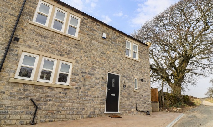 Lofthouse Cottage | WISING GILL HOUSE, pet friendly, with a garden in Lofthouse