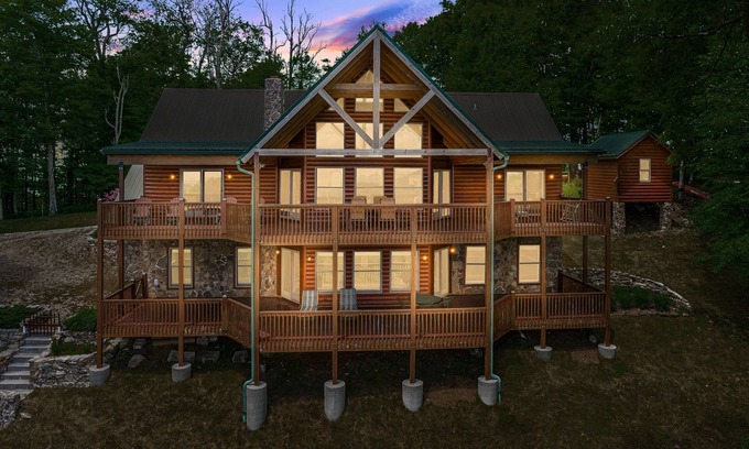 Wolf Laurel Cabin | Wit’s End @ Wolf Laurel Resort with the Best views in WNC, access to amenities