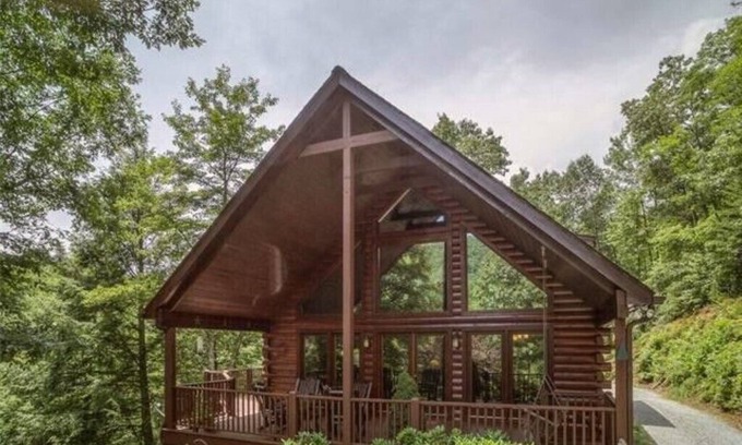 Old Fort Cabin | WNC Cabin near Old Fort