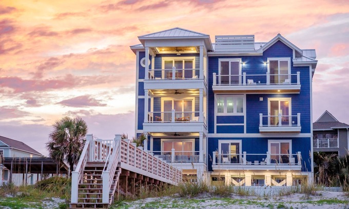 Surfside Beach House | Wonder by the Sea 8 Bedrooms Oceanfront